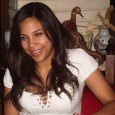En su infancia entonó jingles para comerciales y fue una de las voces del programa de TV El club de los tigritos. Hoy,  ya más adulta, pero conservando la dulzura de los [&hellip;]