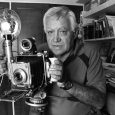 Vive en un modesto apartamento de la avenida Sucre, frente al 23 de Enero. Es uno de los mejores fotorreporteros del país y con esa profesión maravillosa, que se resuelve [&hellip;]